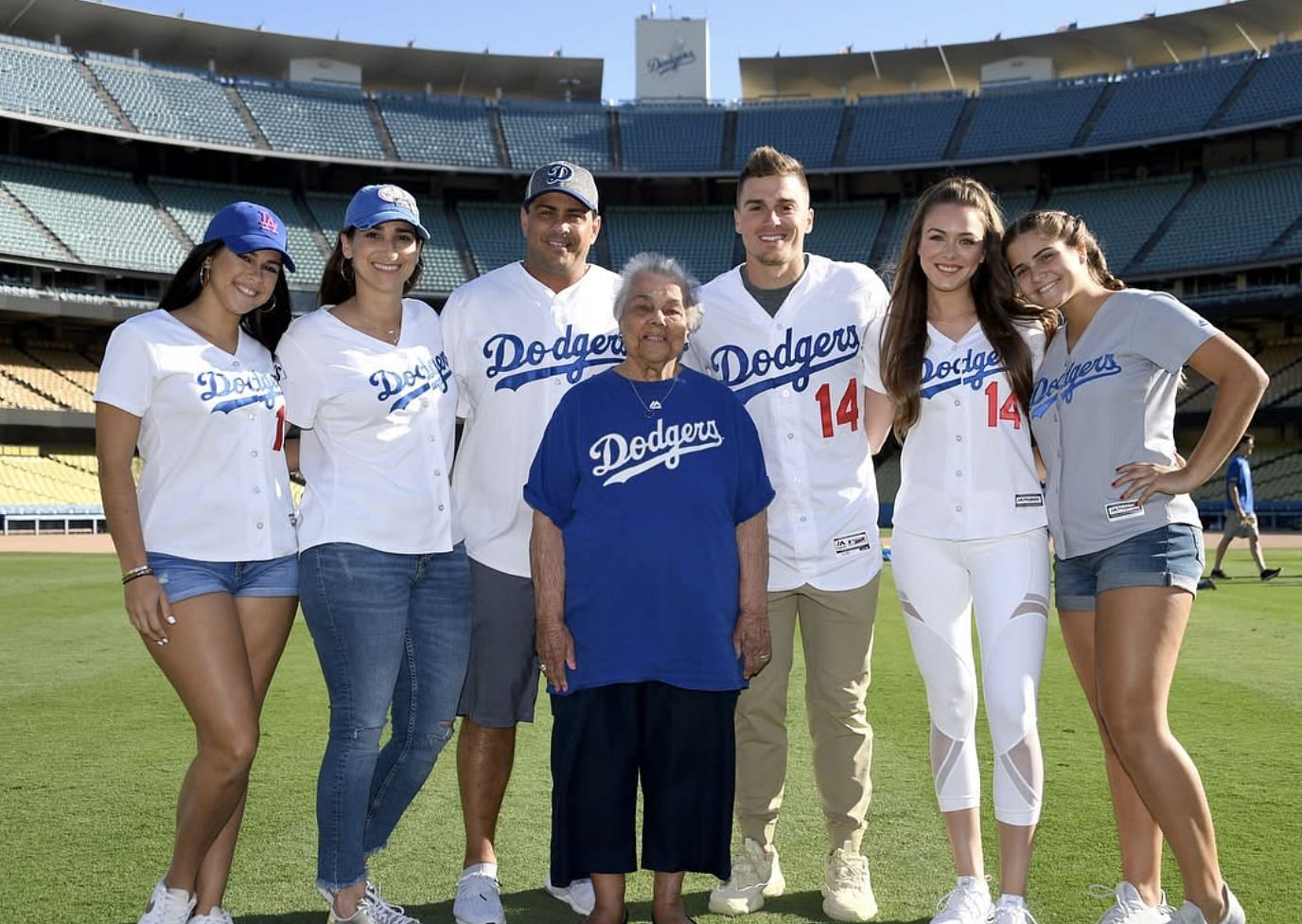 Who are the parents of Kike Hernandez?